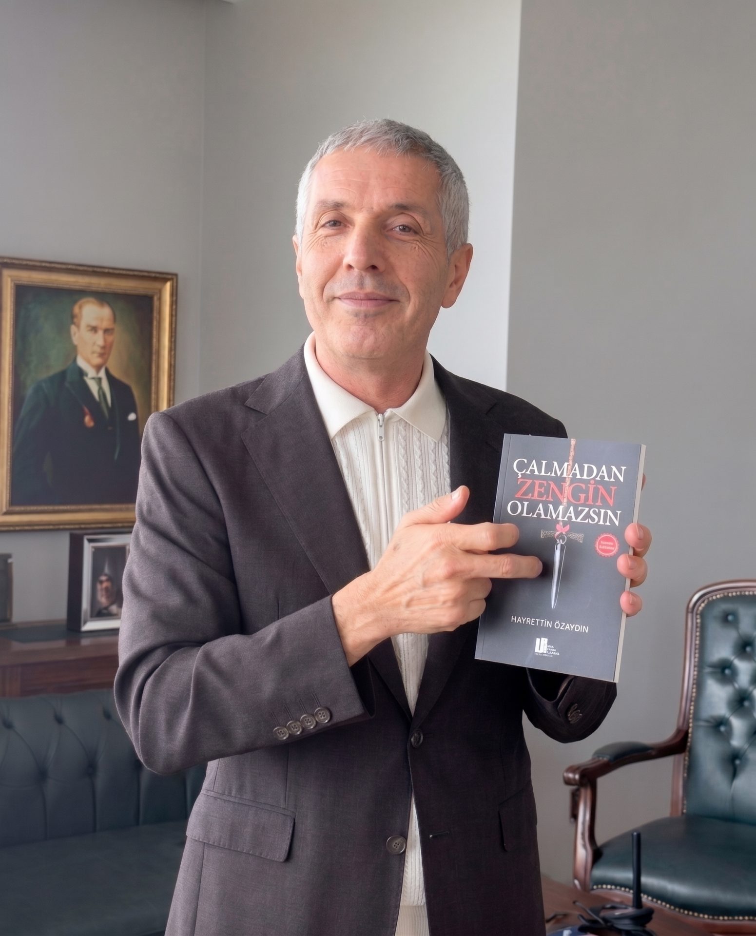 Çalmadan Zengin Olamazsın - Hayrettin Özaydın Kitap Kulübü Yayınları